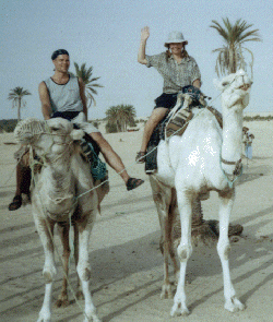 Minna ja Toni kamelikaravaanilla